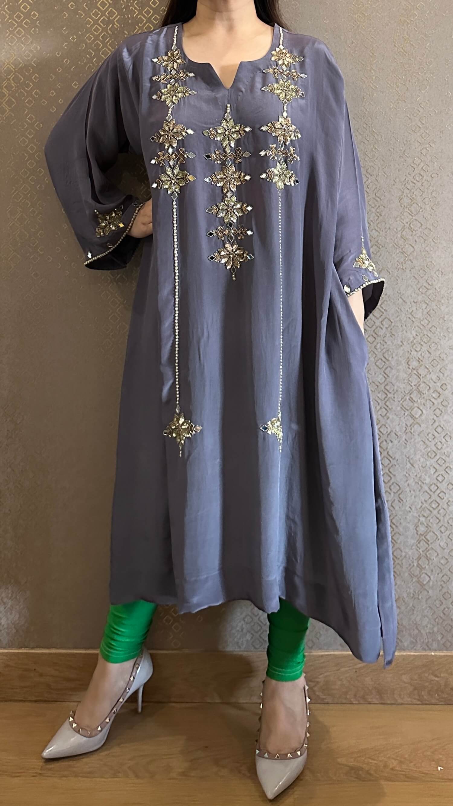 How to style a Phiran? A traditional Kashmiri attire – Shopnamastay